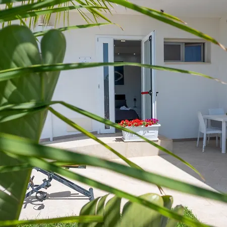 Leonardo - Room, Pool & Restaurant B&B 3*