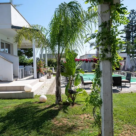 Oda ve Kahvaltı Leonardo - Room, Pool & Restaurant San Foca