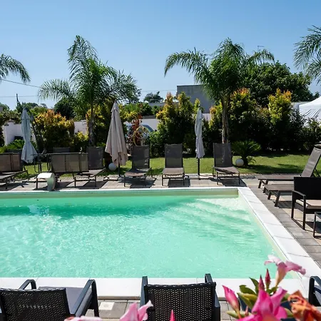 Leonardo - Room, Pool & Restaurant Bed & Breakfast 4*