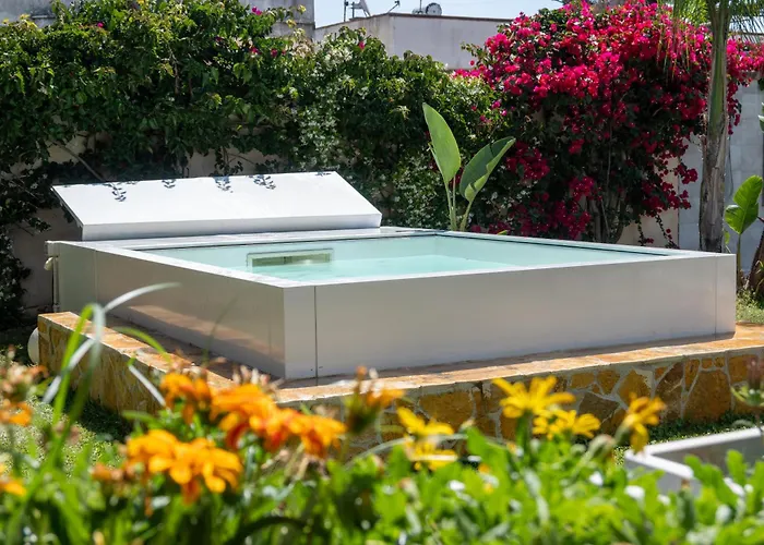 B&B Leonardo - Room, Pool & Restaurant 산포카