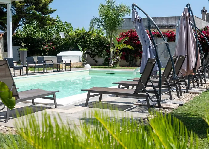 B&B Leonardo - Room, Pool & Restaurant