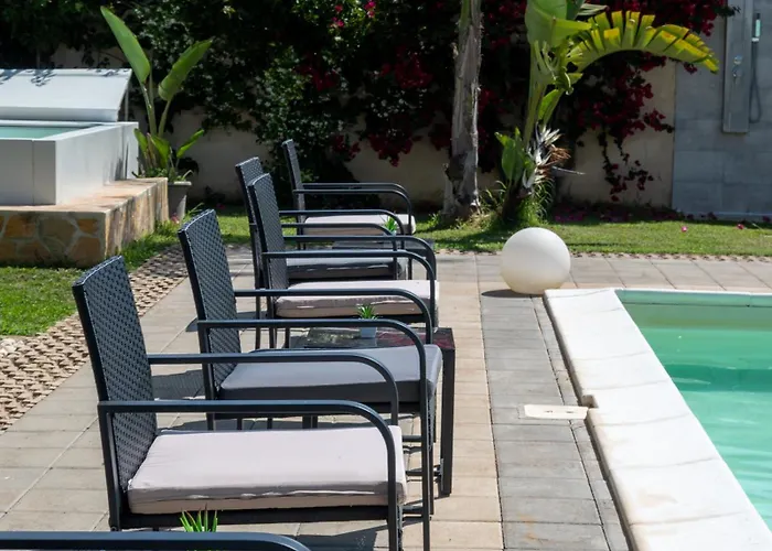 B&B Leonardo - Room, Pool & Restaurant 산포카
