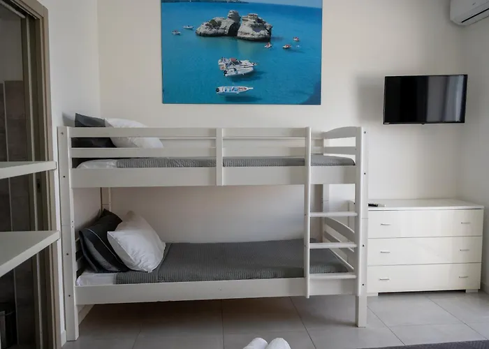 Leonardo - Room, Pool & Restaurant B&B