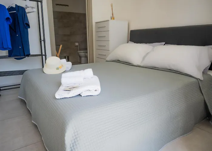 Leonardo - Room, Pool & Restaurant B&B 3*
