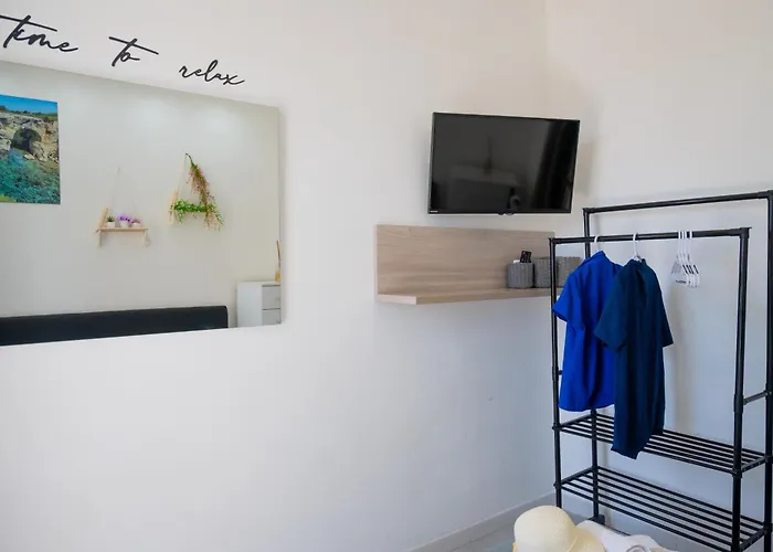 B&B Leonardo - Room, Pool & Restaurant 산포카