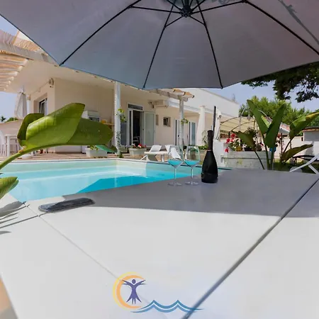 Leonardo - Room, Pool & Restaurant