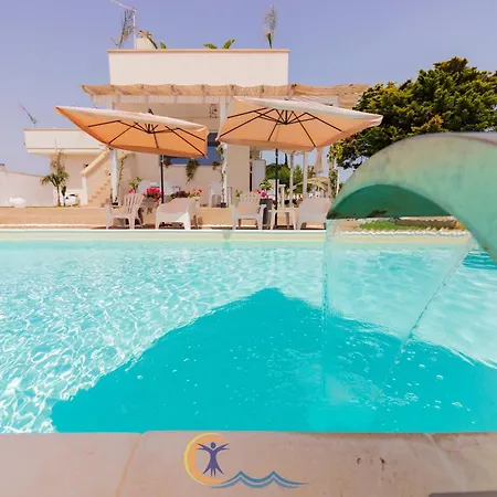 Leonardo - Room, Pool & Restaurant Bed & Breakfast San Foca