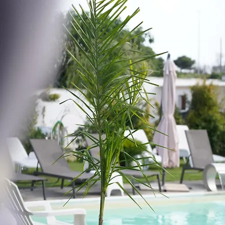 Leonardo - Room, Pool & Restaurant Bed & Breakfast San Foca