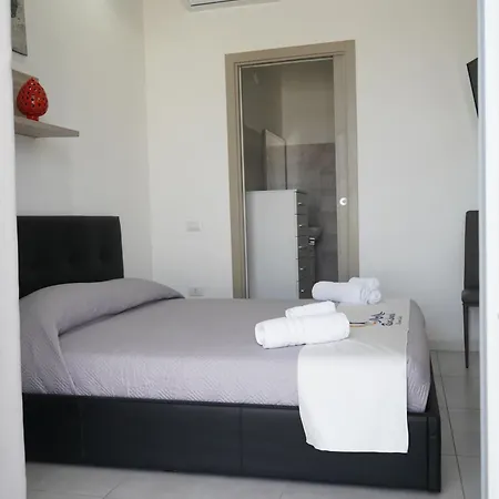 Bed & Breakfast Leonardo - Room, Pool & Restaurant San Foca