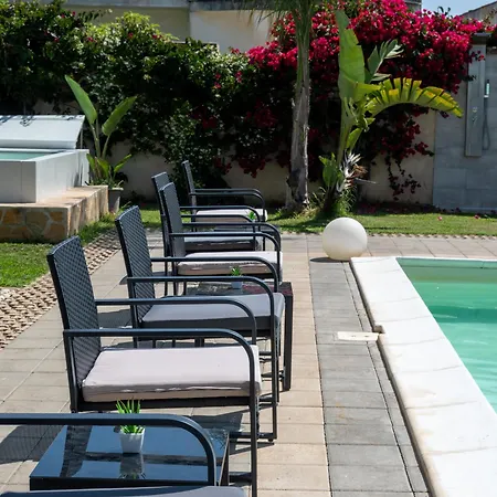 Bed and Breakfast Leonardo - Room, Pool & Restaurant San Foca