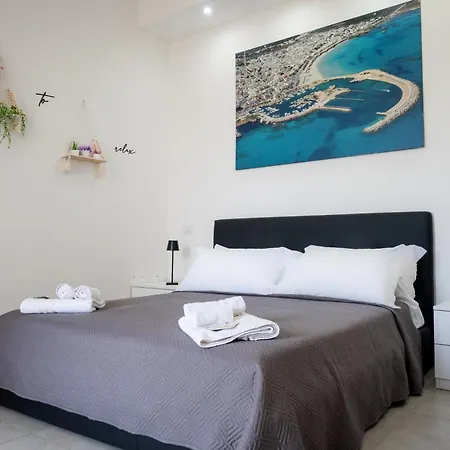 ベッド・アンド・ブレックファスト Leonardo - Room, Pool & Restaurant サン・フォカ