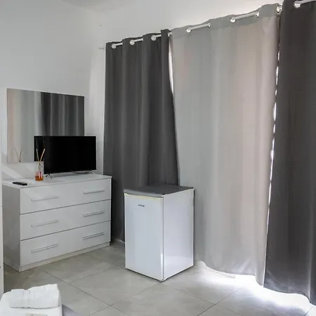 Leonardo - Room, Pool & Restaurant *