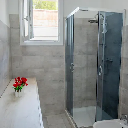Bed and Breakfast Leonardo - Room, Pool & Restaurant *