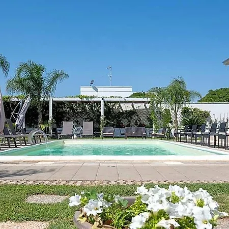 Leonardo - Room, Pool & Restaurant