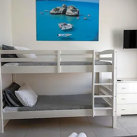 B&B Leonardo - Room, Pool & Restaurant 산포카